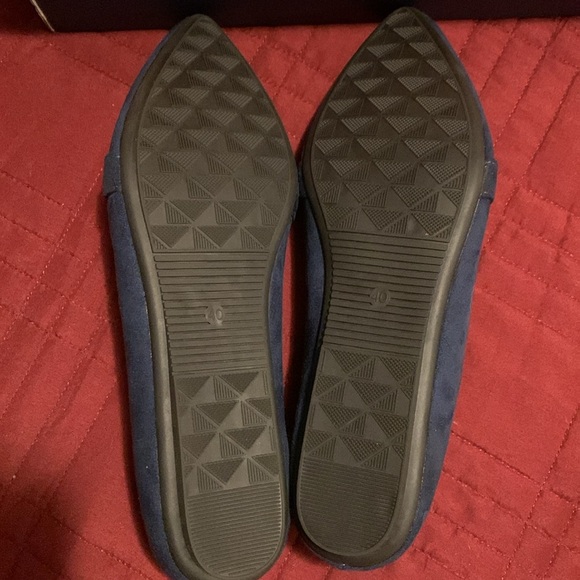 NIB Woman’s Size 40 (US 9.5) Navy Blue Suede Flats - Picture 3 of 4